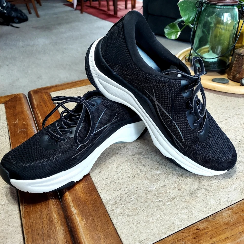 Dansko Woman's Pace Black Size 38